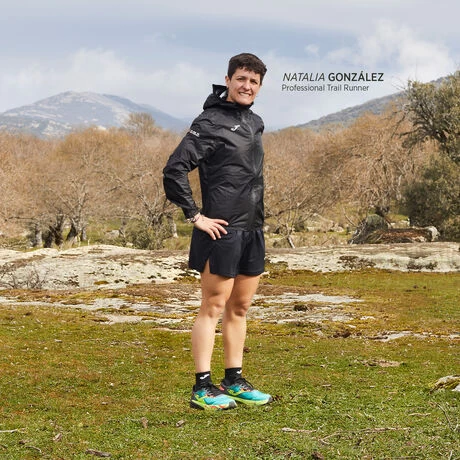 JOMA Chubasquero Mujer R-Trail Nature Negro 4 JOMA Chubasquero Mujer R-Trail Nature Negro - Imagen 2